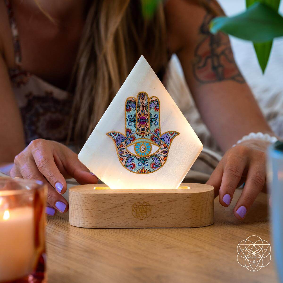 Hearthlight Hamsa Selenite Lamp with Wooden Base